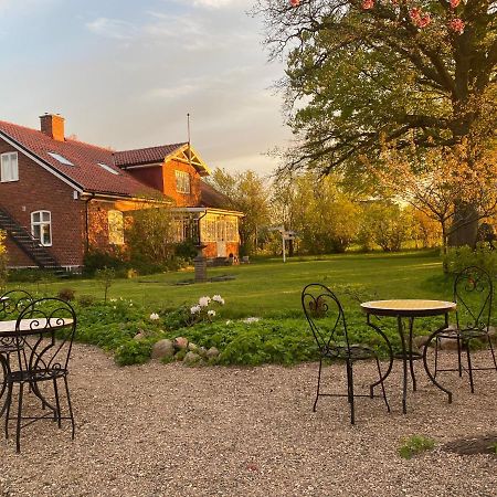 Villa Sandby B&B Borrby Екстер'єр фото