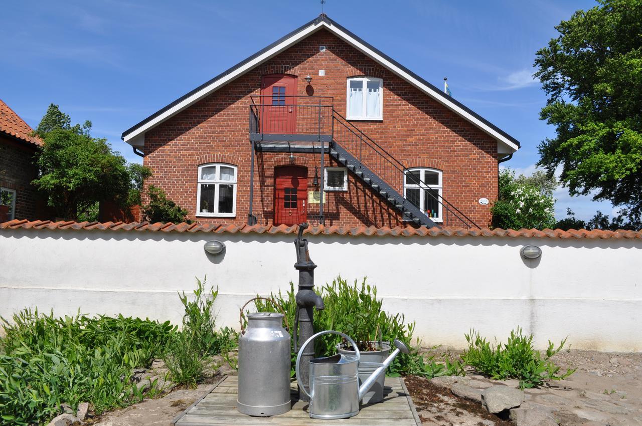 Villa Sandby B&B Borrby Екстер'єр фото
